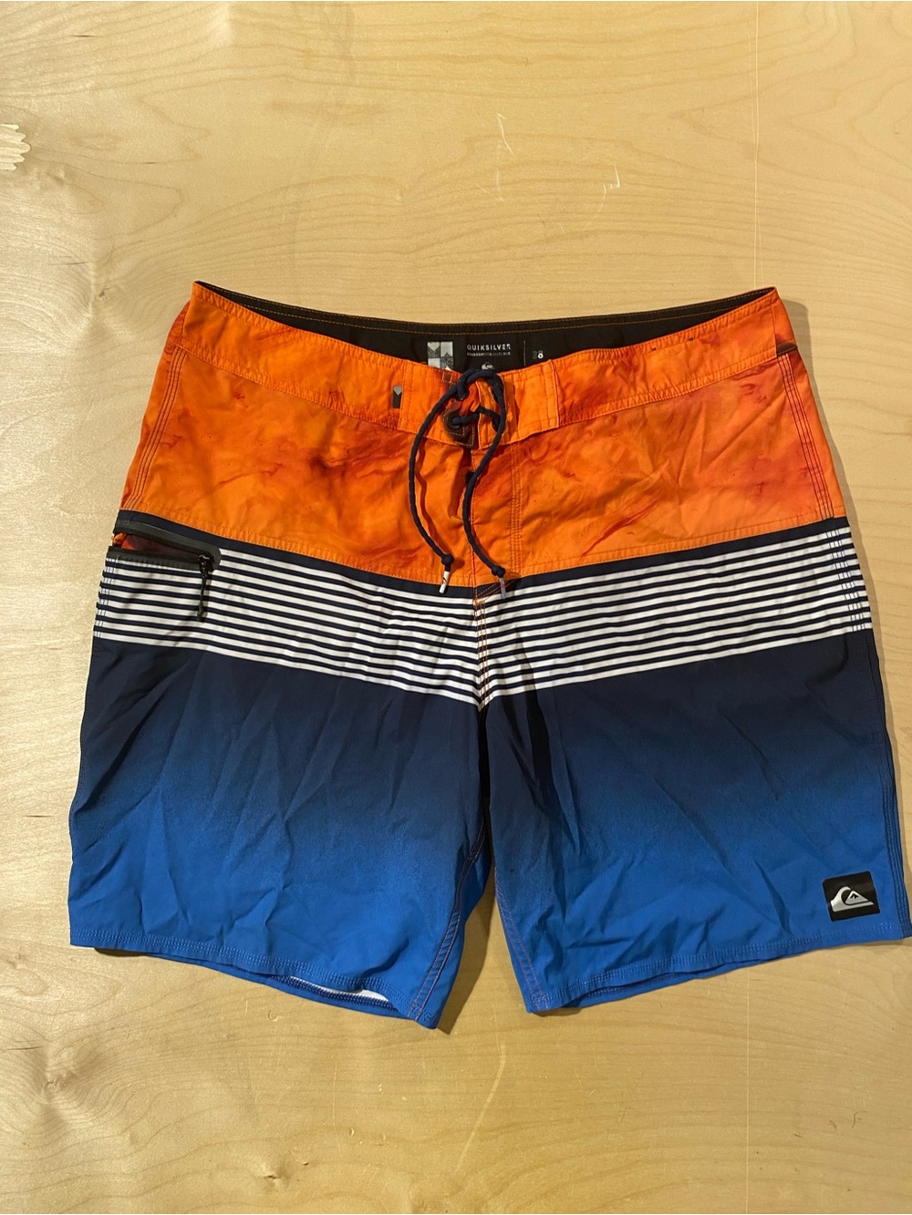 Quiksilver Men's Orange and Blue Gradient Swim Shorts 38 (BM)